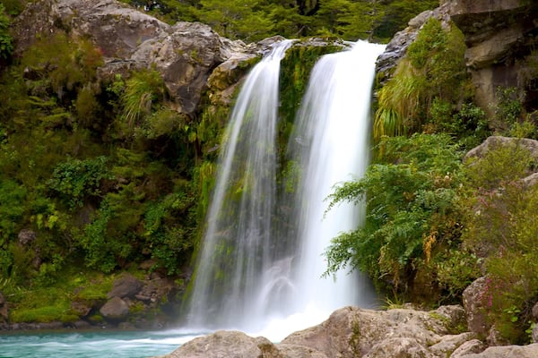 Turangi das einen Wasserfall