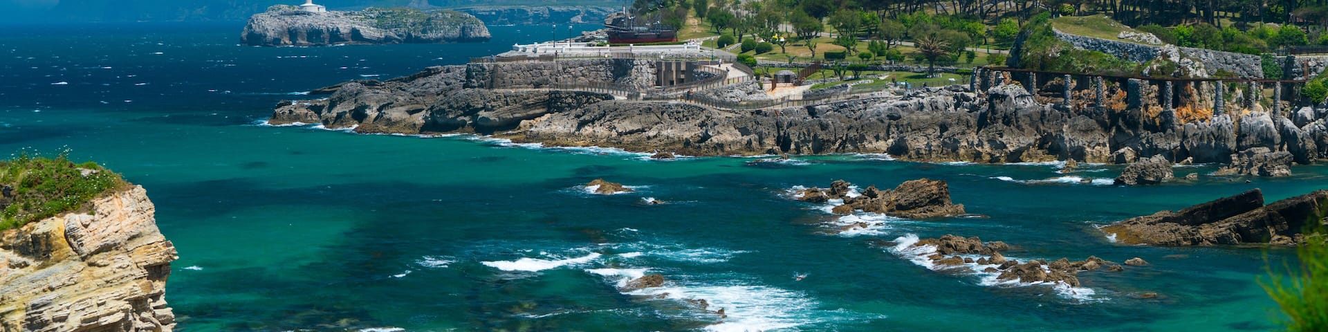 El Camello Beach, Mouro Island, Magdalena Peninsula, Santander Bay, Santander, Cantabria, Spain, Europe