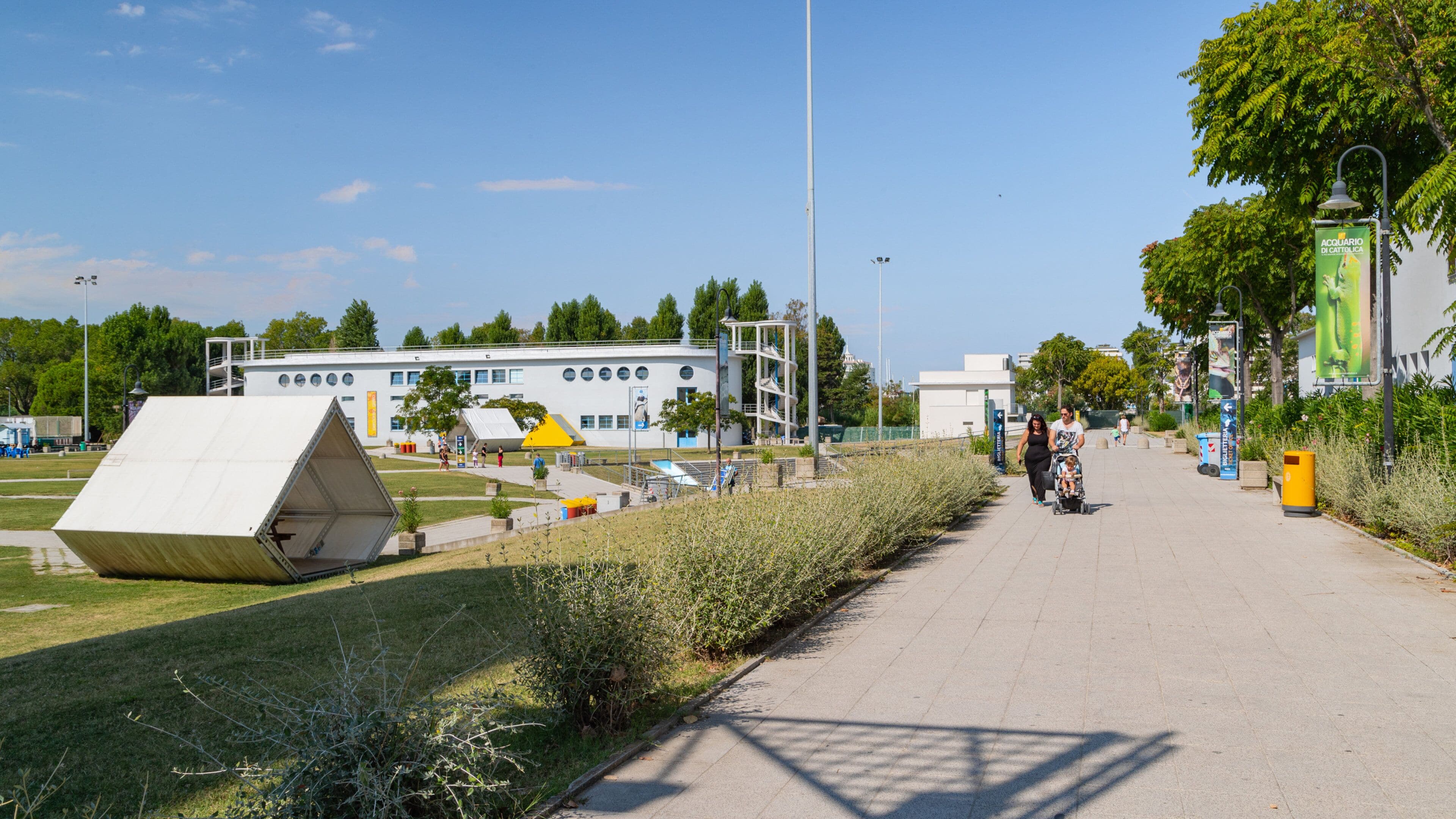 Acquario Di Cattolica featuring a garden