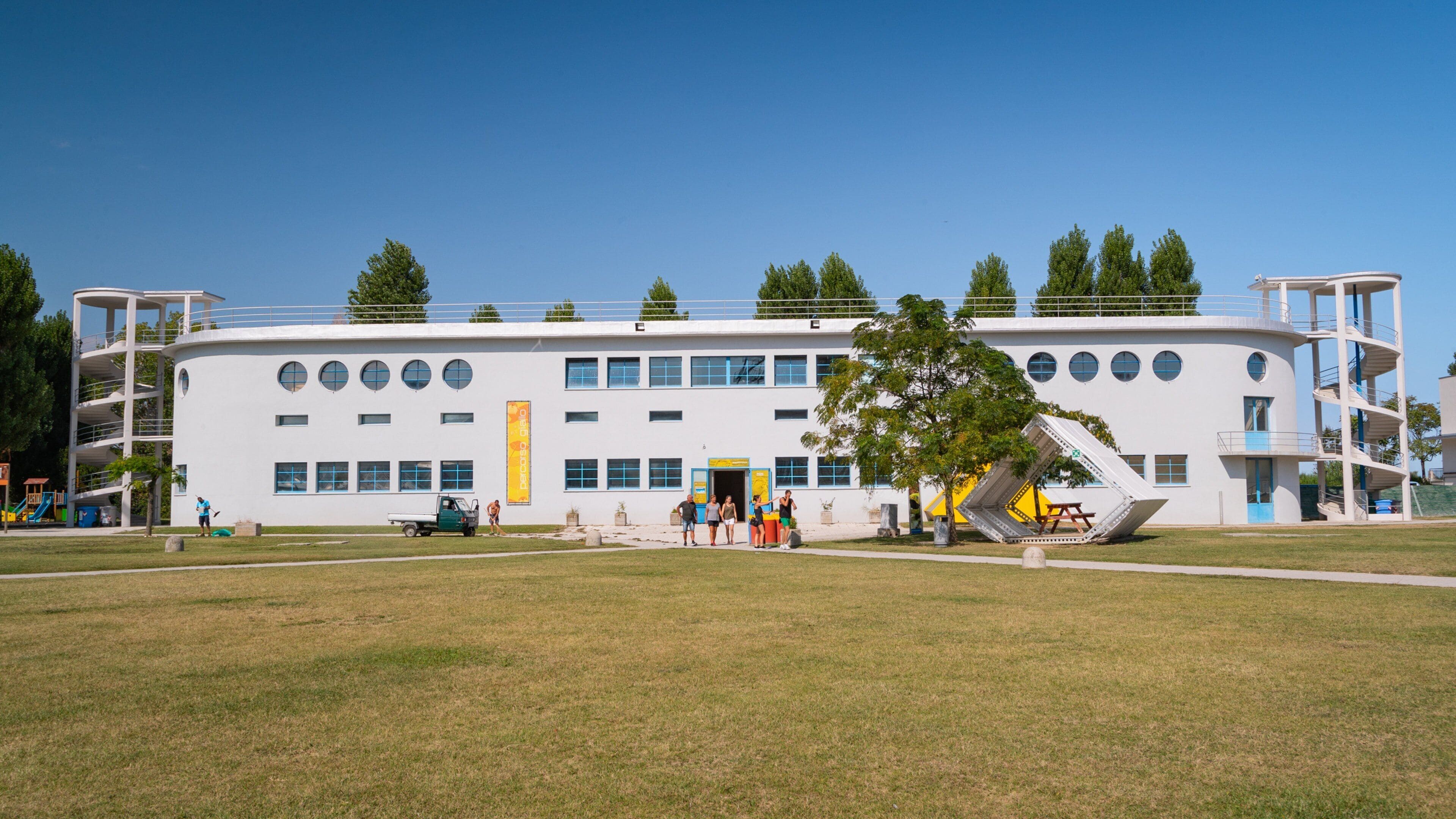 Acquario Di Cattolica showing a garden