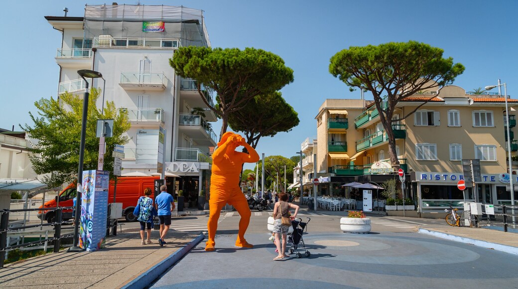 Viale Dante showing street scenes and outdoor art