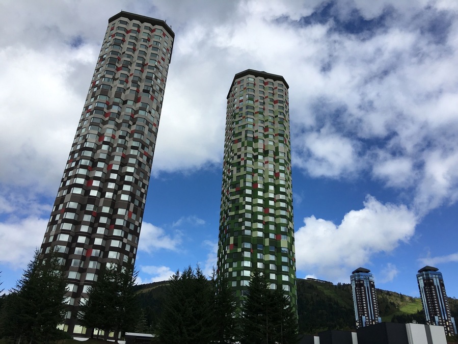 One of the best hotel chains in Japan. Lots of Asian and local tourists but I didn't see any westerners!
Fun for a night stay with good hot bath (Onsen, 41 deg C) and golfing.