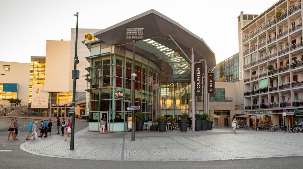 Centre Commercial Courier