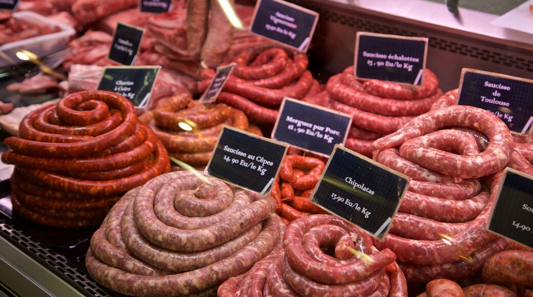 Victor Hugo District showing signage, food and markets