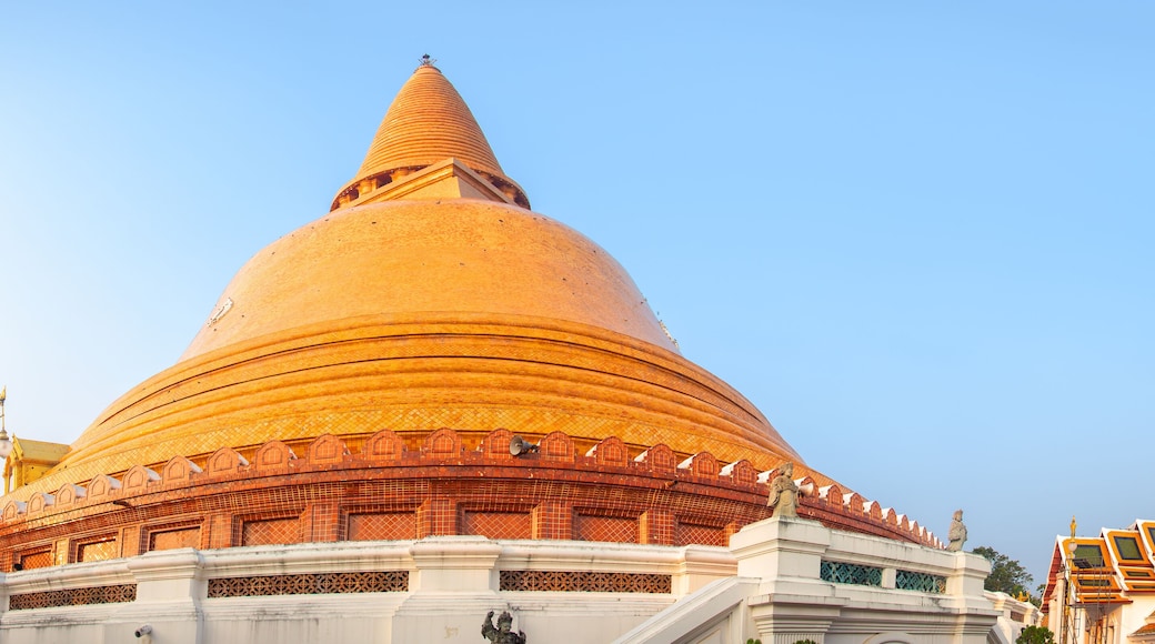 Golden pagoda Phra Pathom Chedi