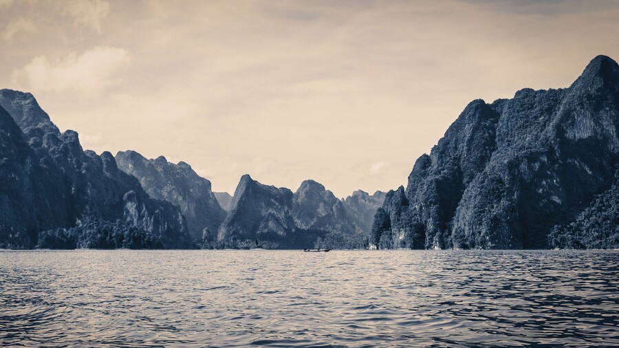 Beautiful Cheow Larn lake inside the amazing Khao Sok National Park. Although it is somewhat well known and visited, it is still missed by the bulk of travelers transiting from the Andaman and gulf islands. There are many floating bungalows to stay at ranging from basic bamboo no fan or aircon all the way to 5 star private bath suites. Visit caves and take jungle walks and view the amazing flora and fauna of the rain forest that is older and more diverse than the Amazon rain forest
#Adventure