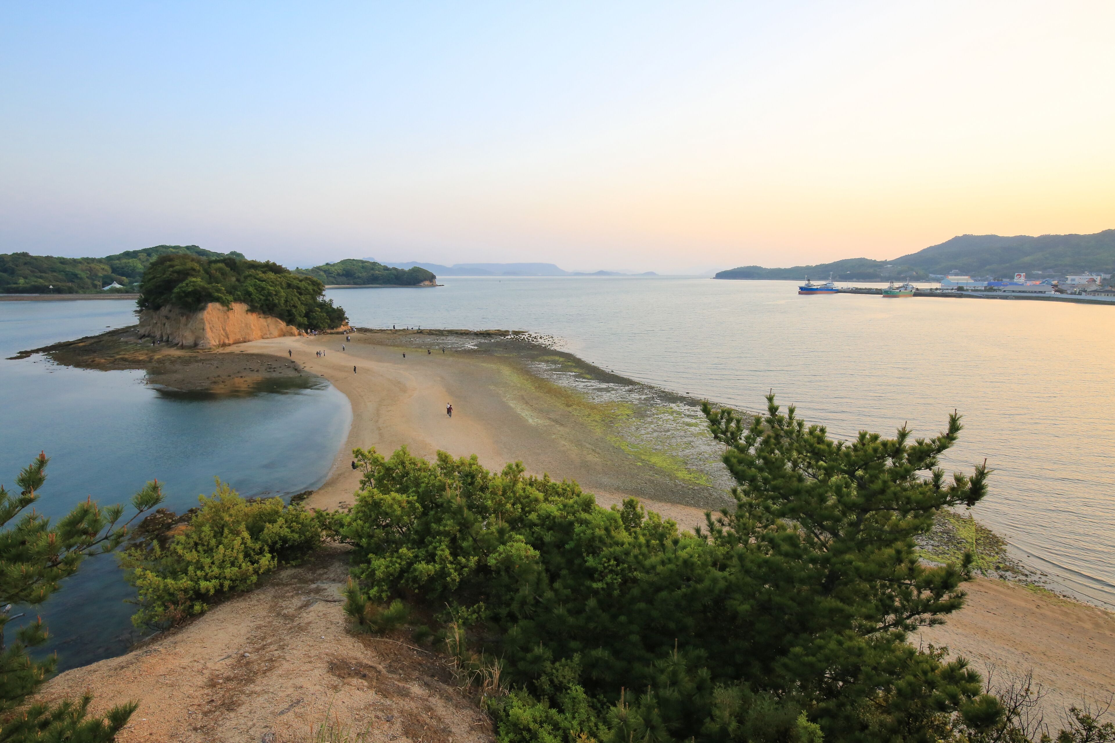 香川県土庄町　夕暮れのエンジェルロード