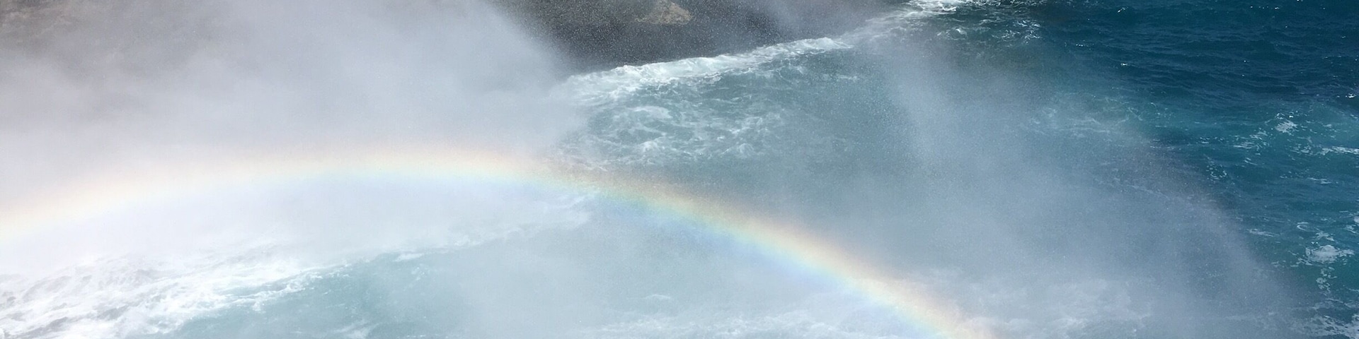 Devil's tear, Nusa Lembagon! Majestic waves hitting rocks with a spectacular rainbow ! Visual delight!  #blue #devilstear #nusalembagon #naturesdelight