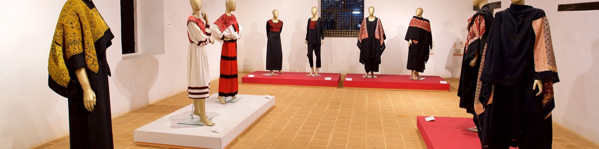 San Cristobal de las Casas featuring interior views