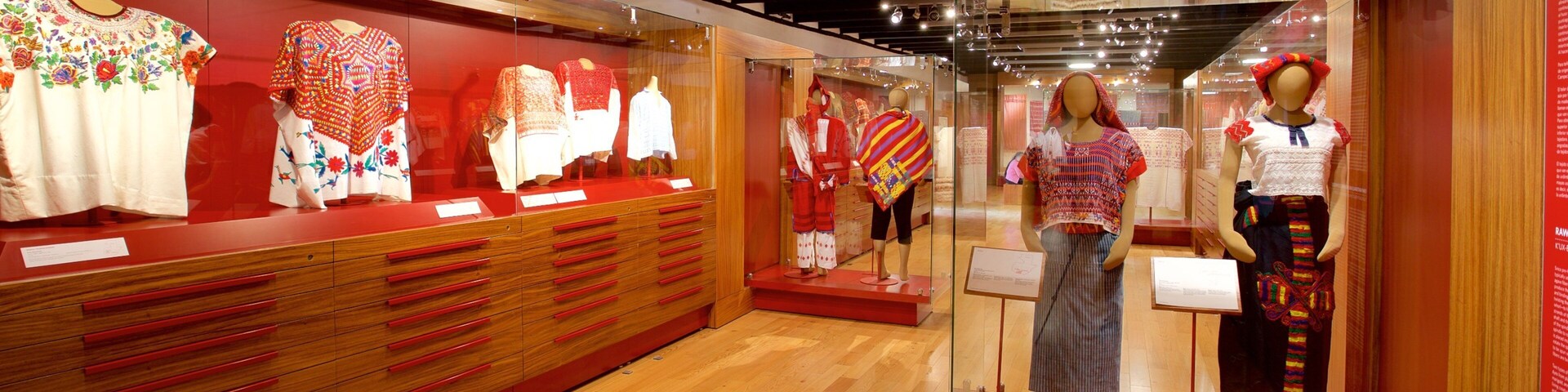 San Cristobal de las Casas which includes interior views