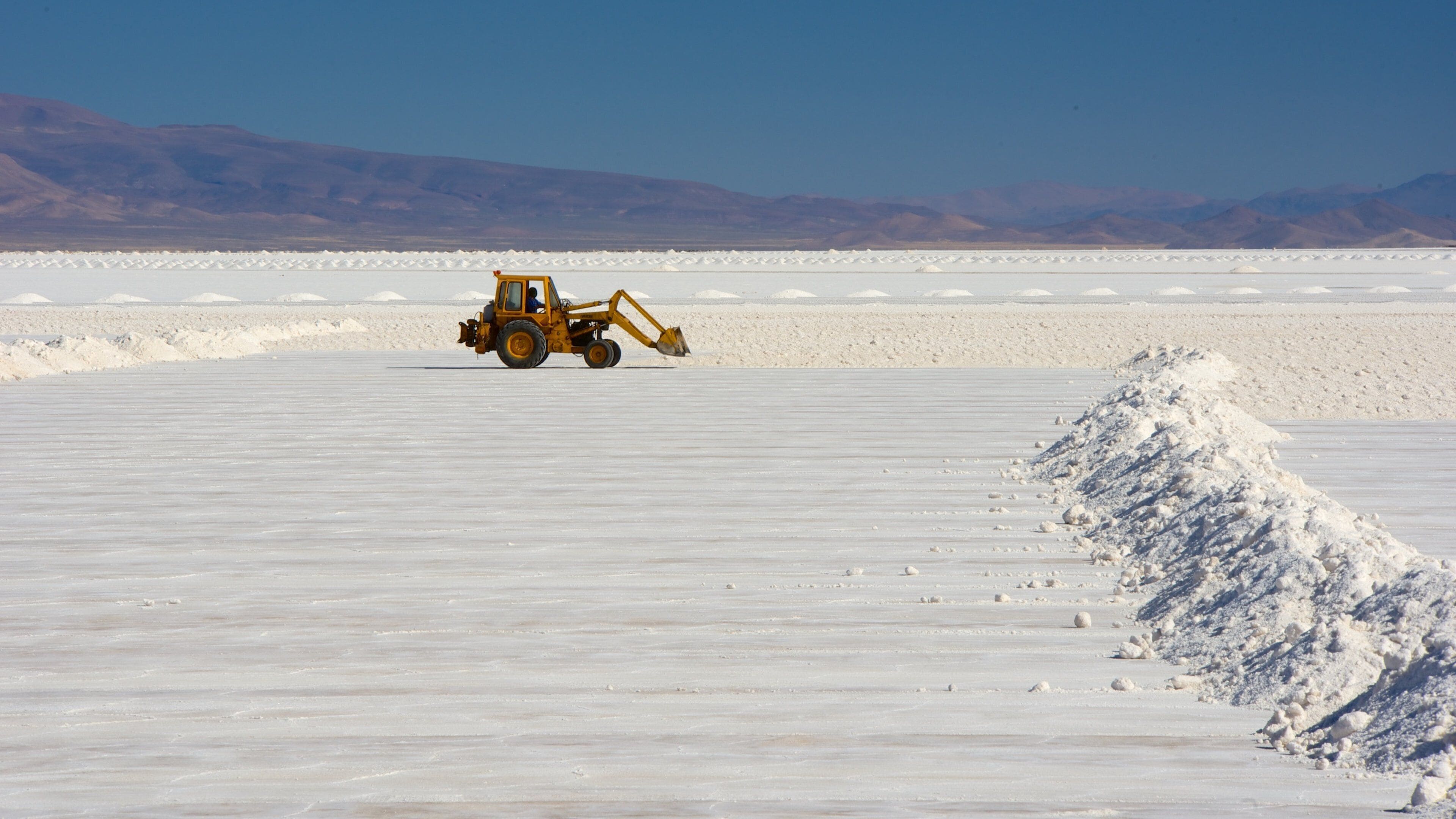 Jujuy showing a lake or waterhole