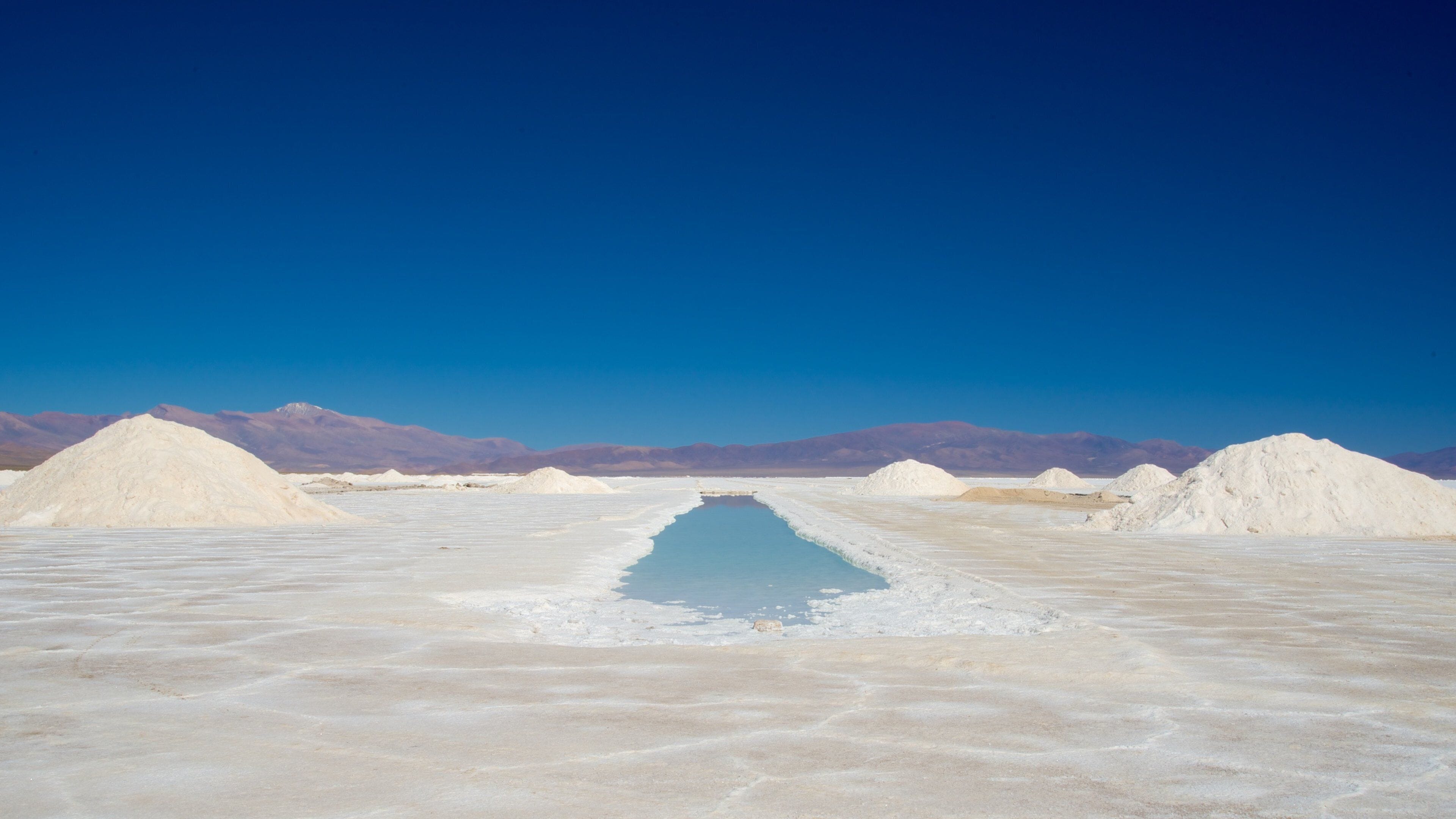 Jujuy showing a lake or waterhole