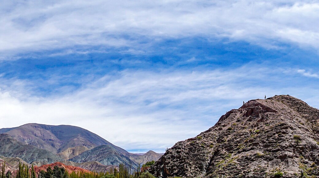 panorama de Purmamarca, en los Andes de Argentina
