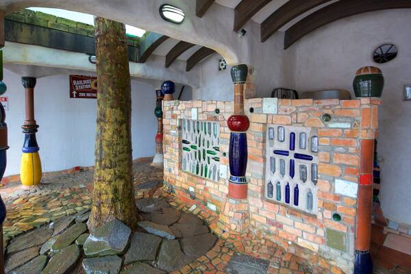 Paihia which includes outdoor art