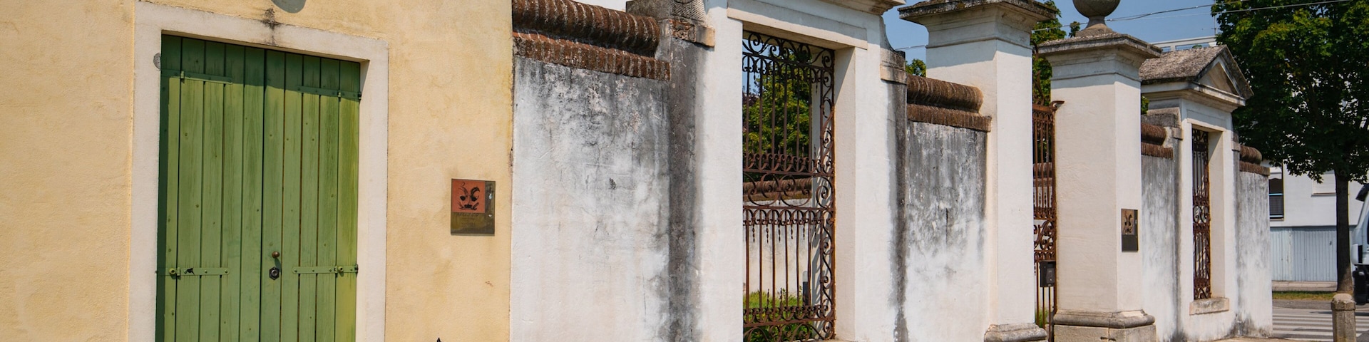 Amleto and Donato Sartori International Mask Museum which includes heritage elements