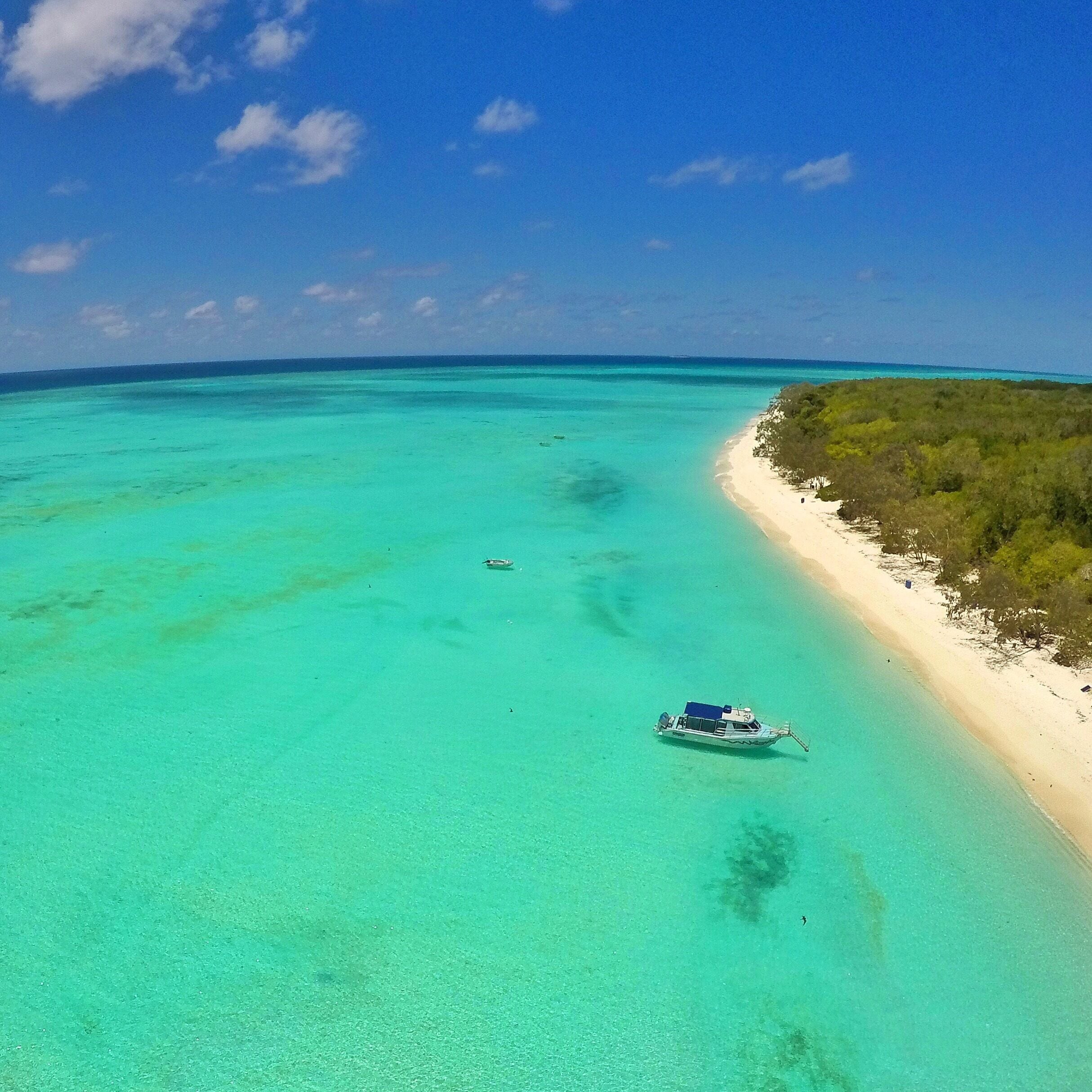 The lagoon surrounding North West Island here in the @gladstoneregion is one of the most spectacular places I've ever seen! It looks like something you'd expect to see in the Caribbean or some other faraway exotic destination but it's not, it's right here in our own backyard! ☀️🐠🐟🌴😀
#gladstoneregion #fly3DR #GoProANZ #thisisqueensland #seeaustralia 