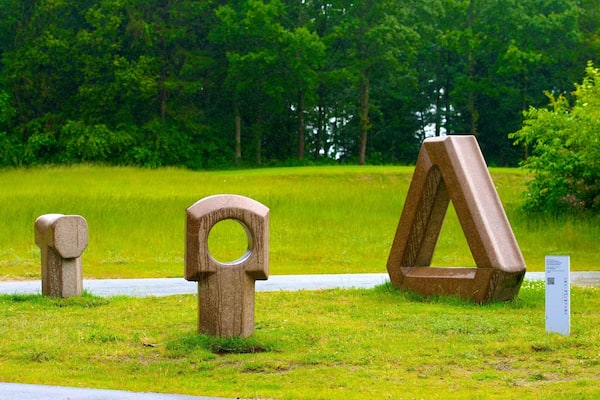 Danemark montrant parc et art en plein air