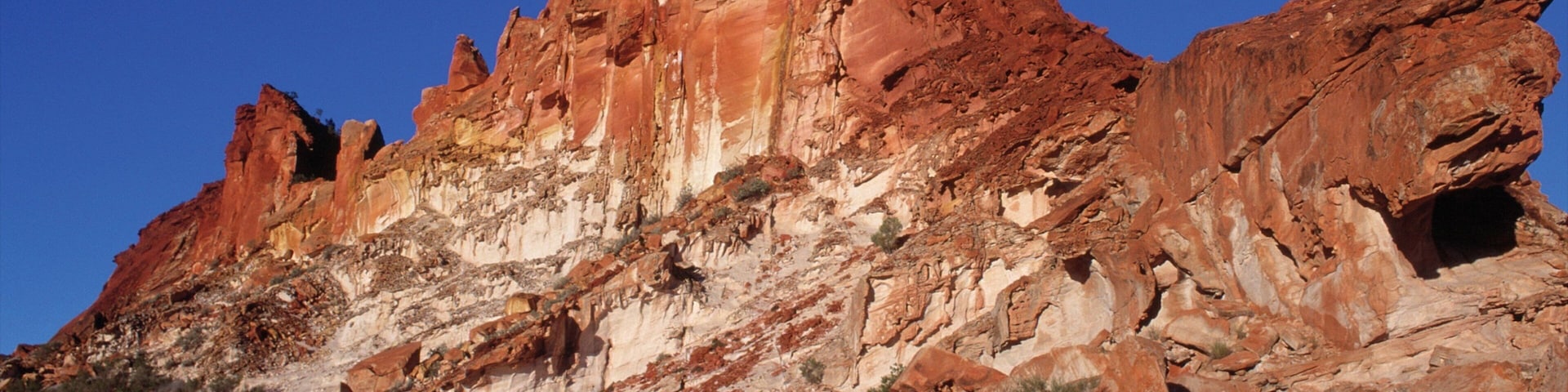 Alice Springs mit einem Wüstenblick, Landschaften und Schlucht oder Canyon