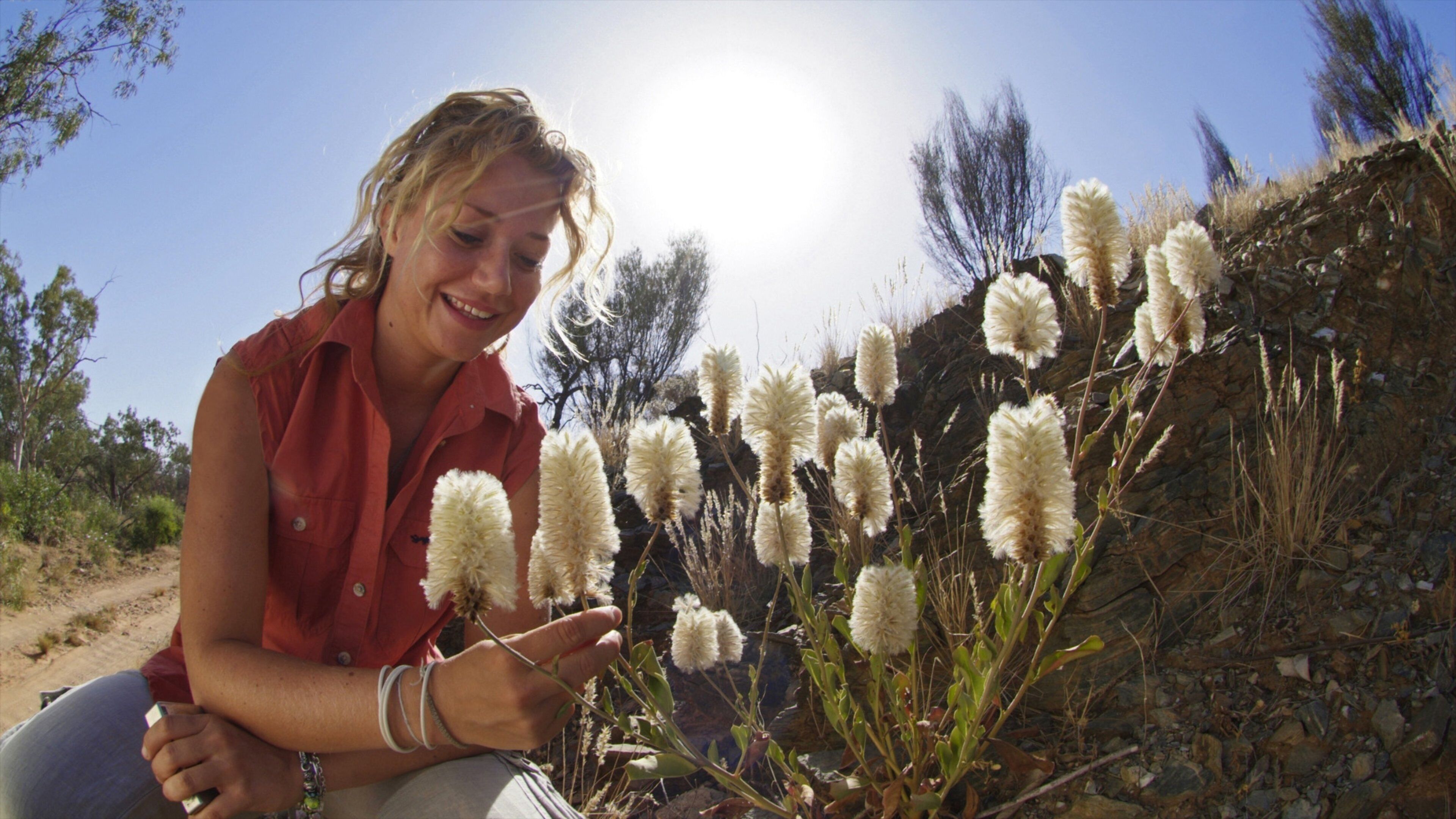 Ruby Gap Nature Park 을 보여주는 야생화 뿐만 아니라 여자