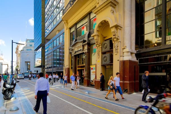 Buenos Aires mit einem Stadt, Straßenszenen und historische Architektur