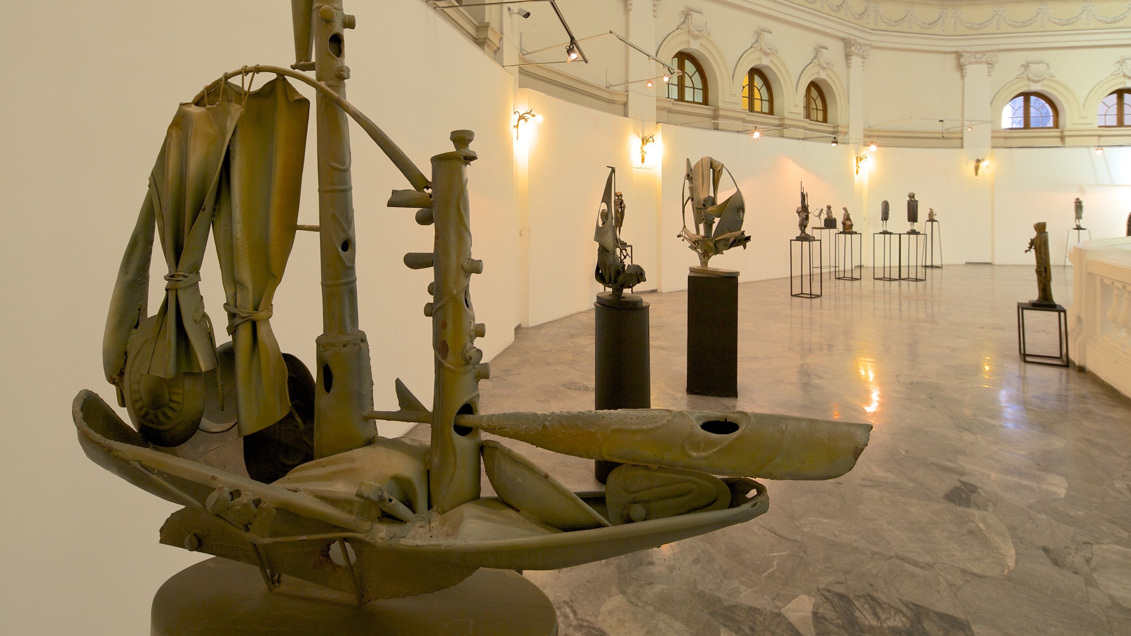 Mendoza Wine Region showing interior views