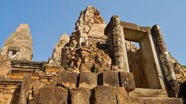 Siem Reap which includes building ruins