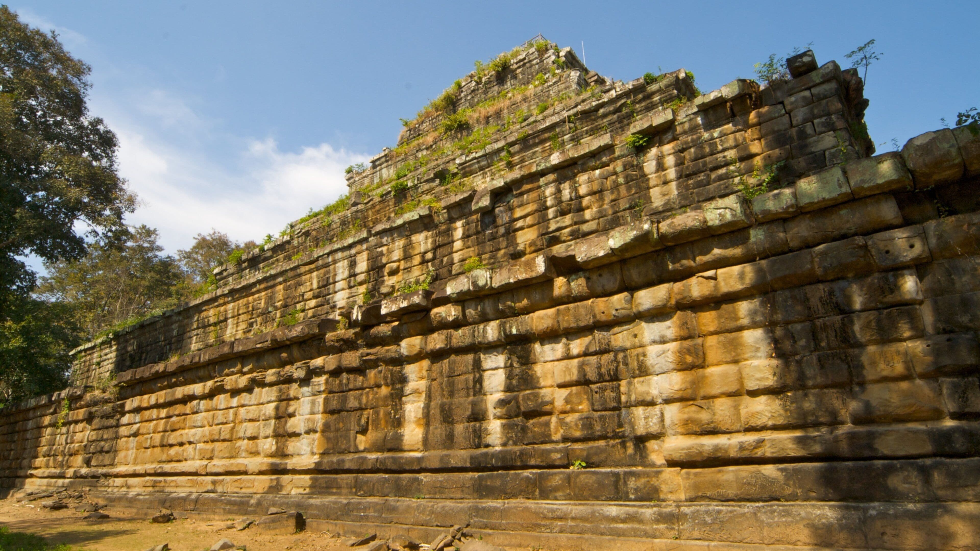Siem Reap which includes a ruin and heritage architecture