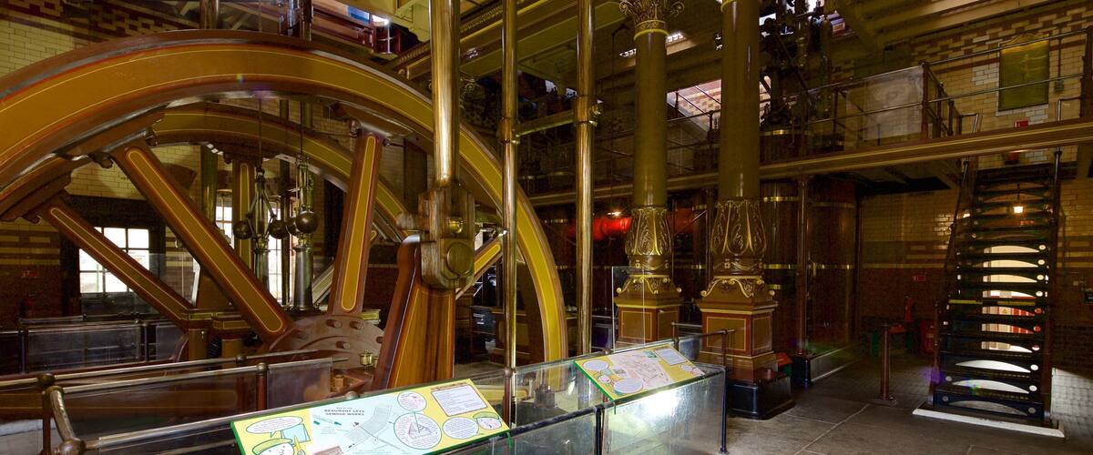 Leicester featuring interior views