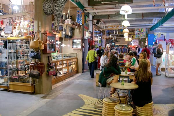 Hout Bay Craft Market showing interior views and markets