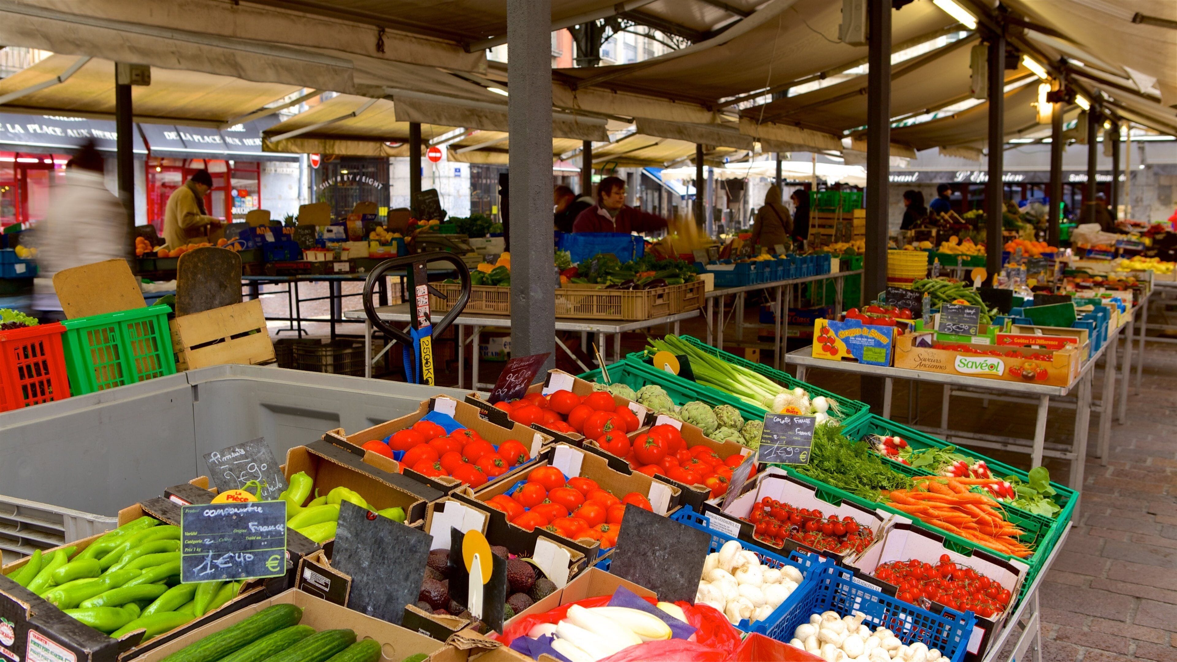 Grenoble som inkluderer mat og marked