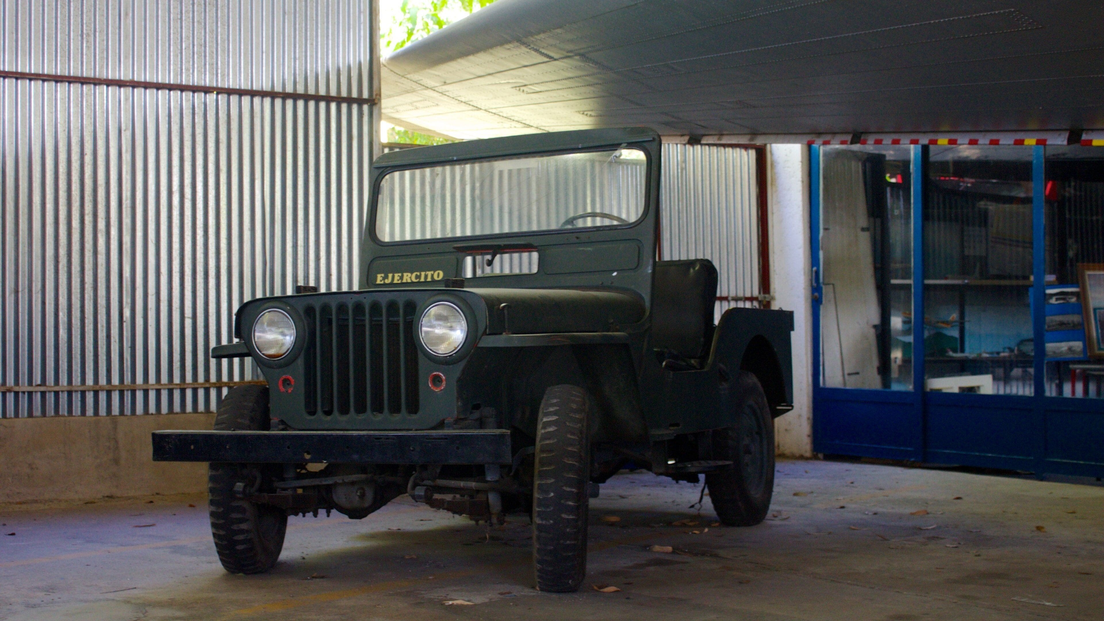 Caracas mostrando artículos militares