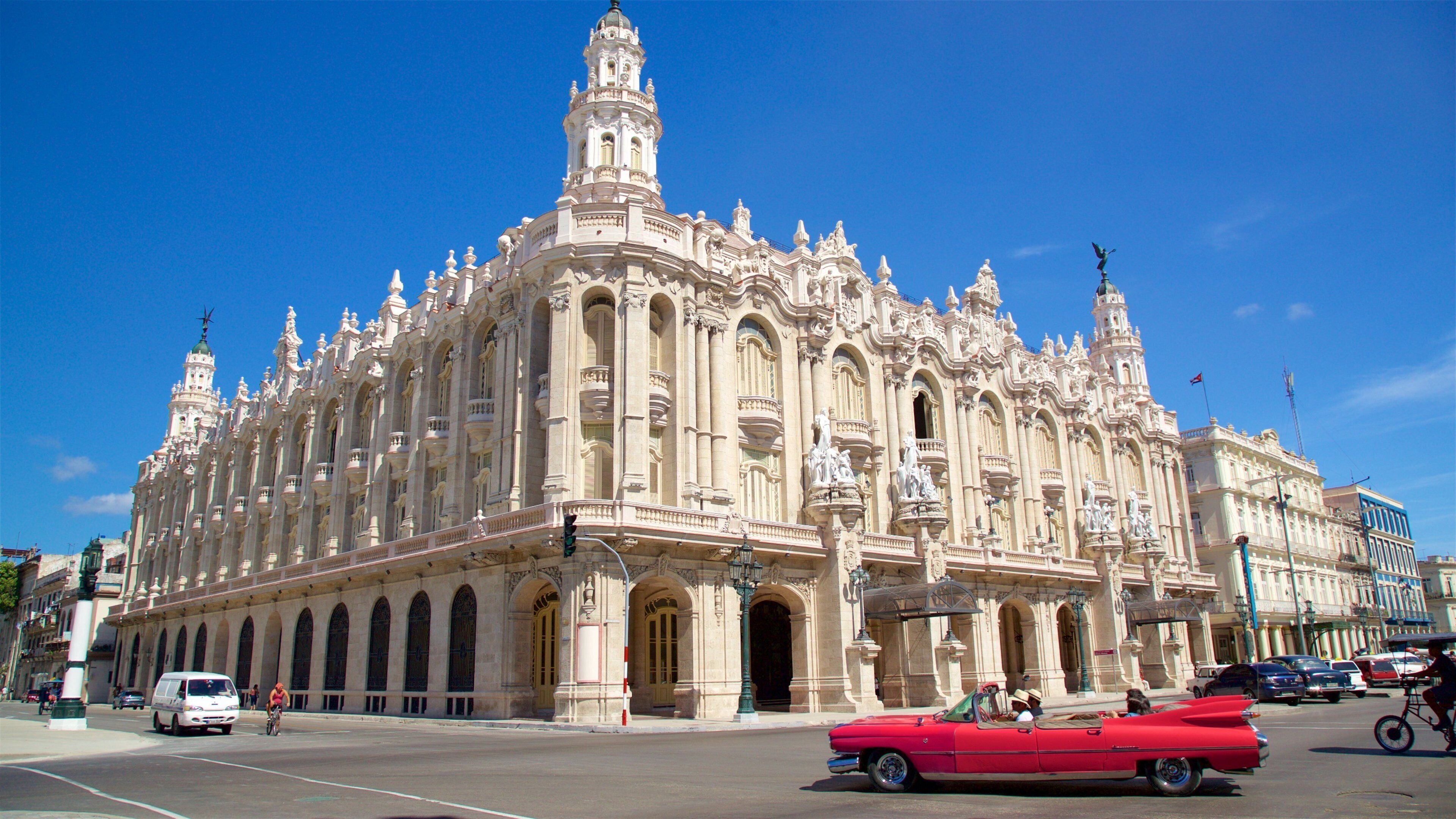 Havana ซึ่งรวมถึง อาคารบริหาร, มรดกทางสถาปัตยกรรม และ ภาพท้องถนน