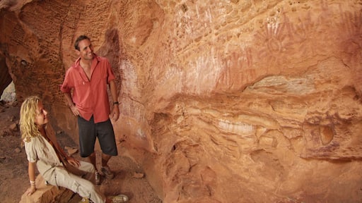 Alice Springs which includes a gorge or canyon as well as a couple