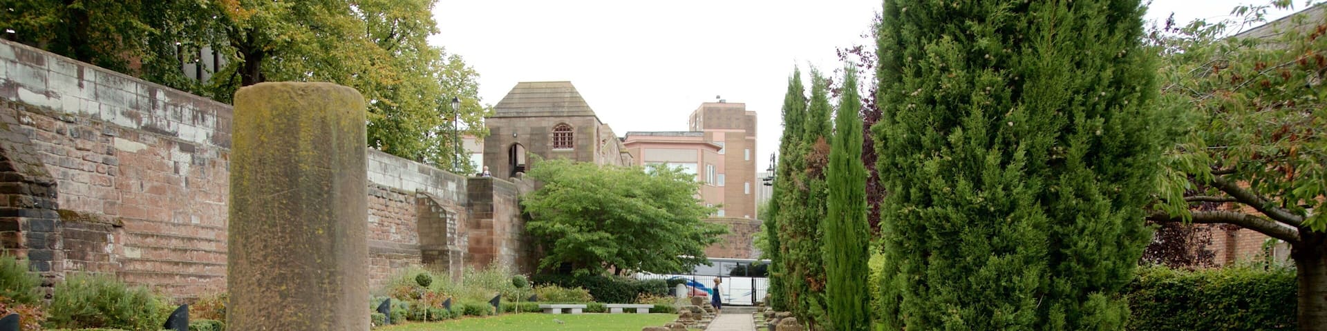 Chester featuring heritage elements, building ruins and a park