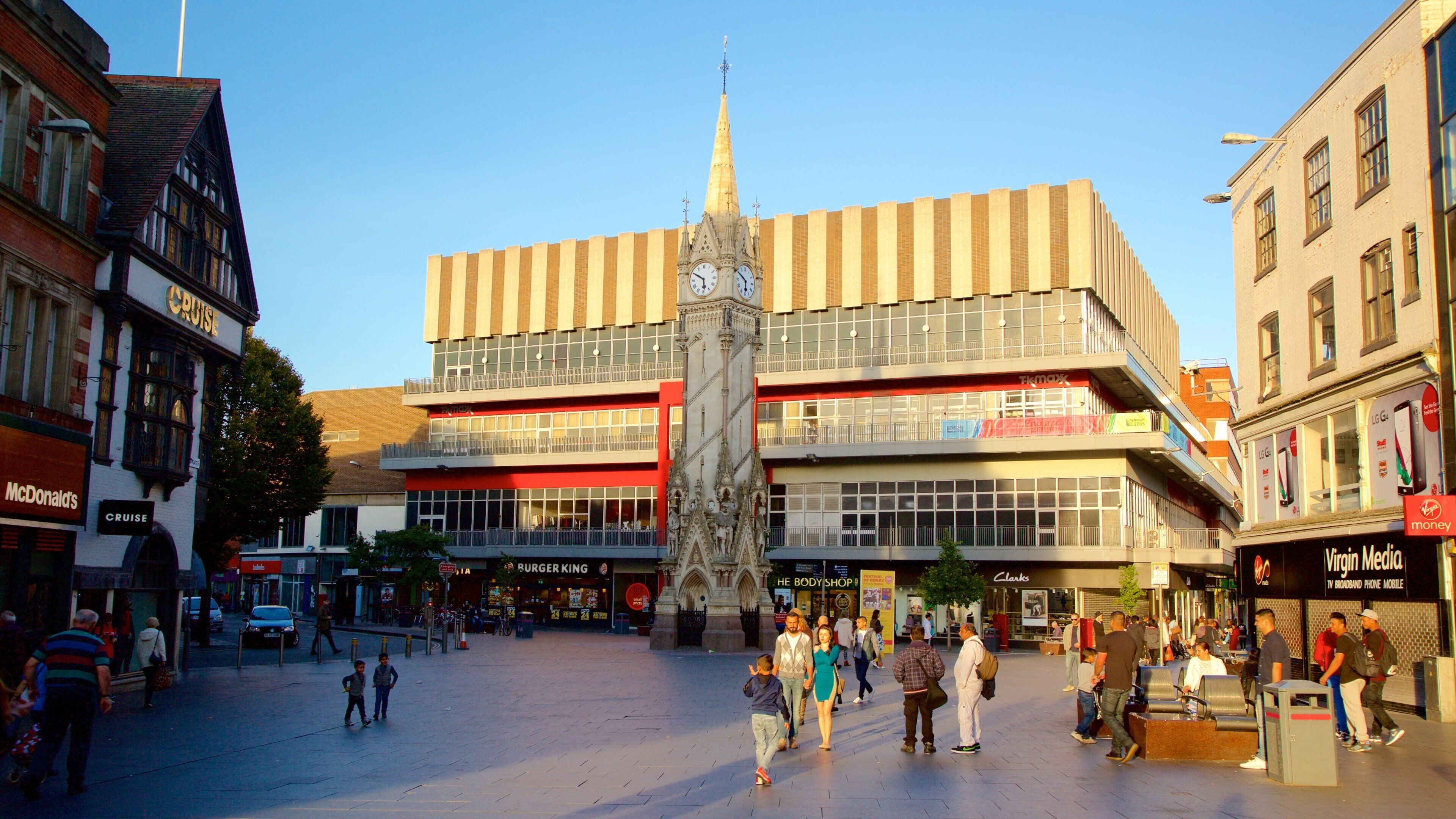 Leicester mettant en vedette square ou place, ville et monument