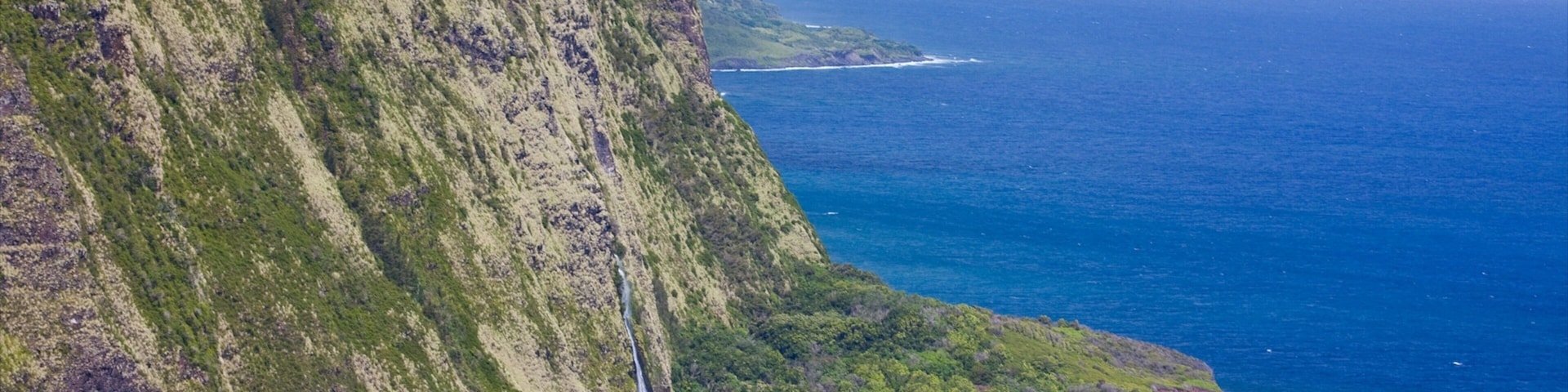 Havaí caracterizando paisagem, litoral rochoso e paisagens litorâneas