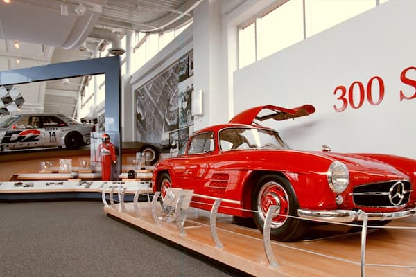 Tuscaloosa showing interior views