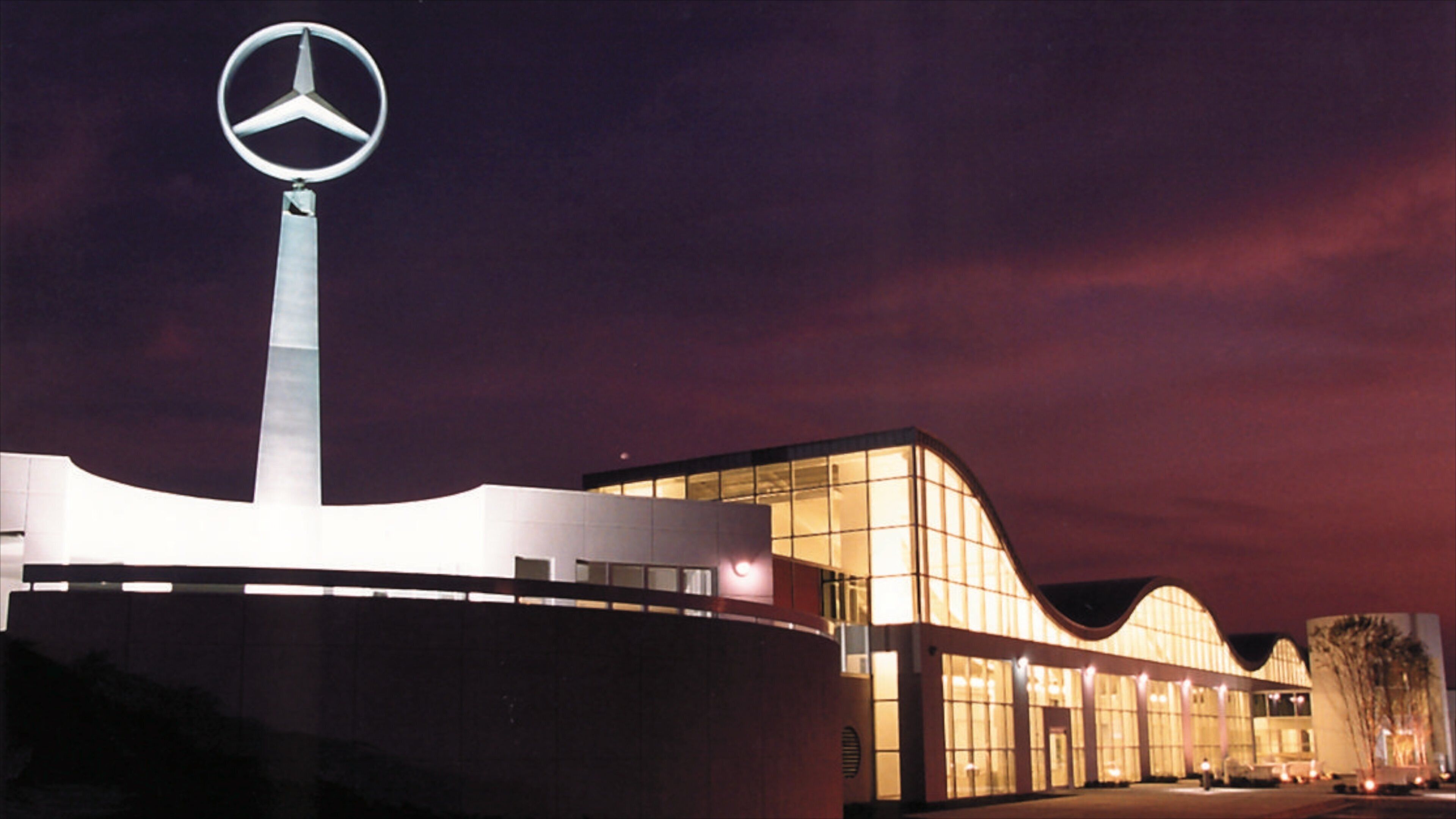 Tuscaloosa , AL cho thấy kiến trúc hiện đại và cảnh đêm