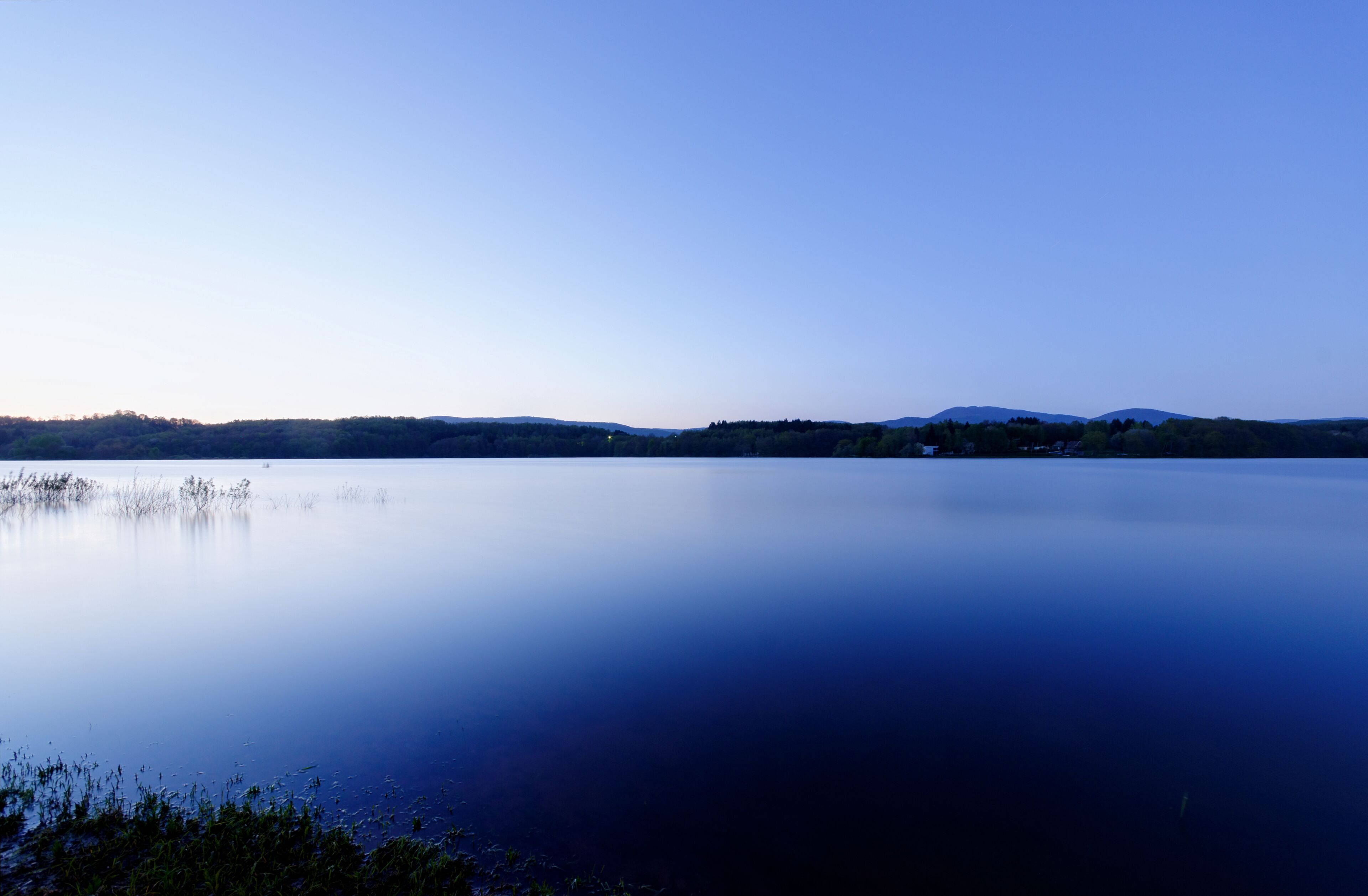 This file was uploaded with Commonist. Bassin de Champagney (sous le clair de Lune).