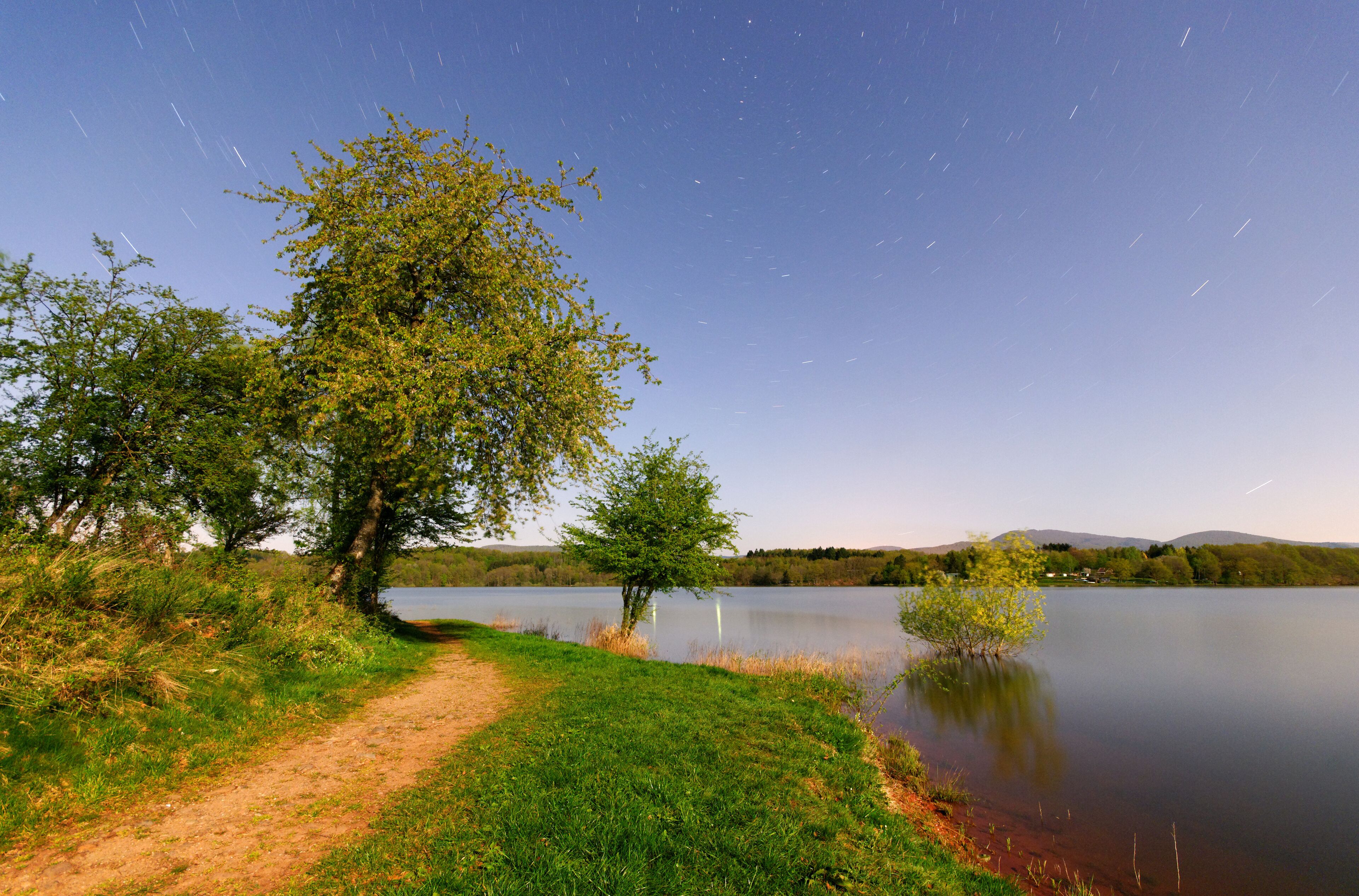 This file was uploaded with Commonist. Bassin de Champagney (sous le clair de Lune).