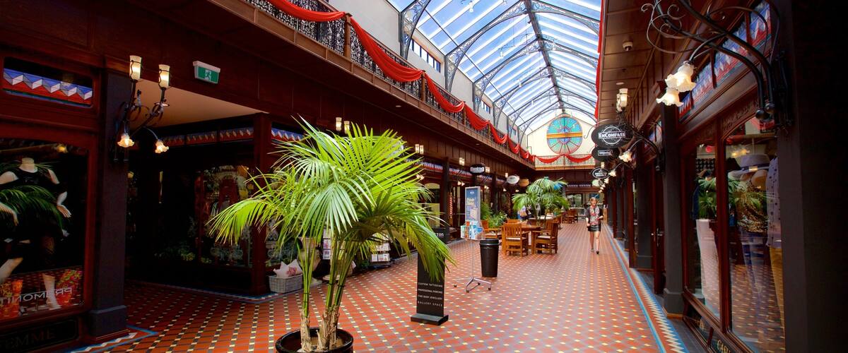 Christchurch which includes shopping and interior views