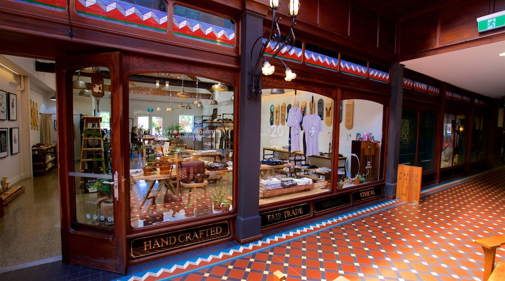 Christchurch che include vista interna e shopping