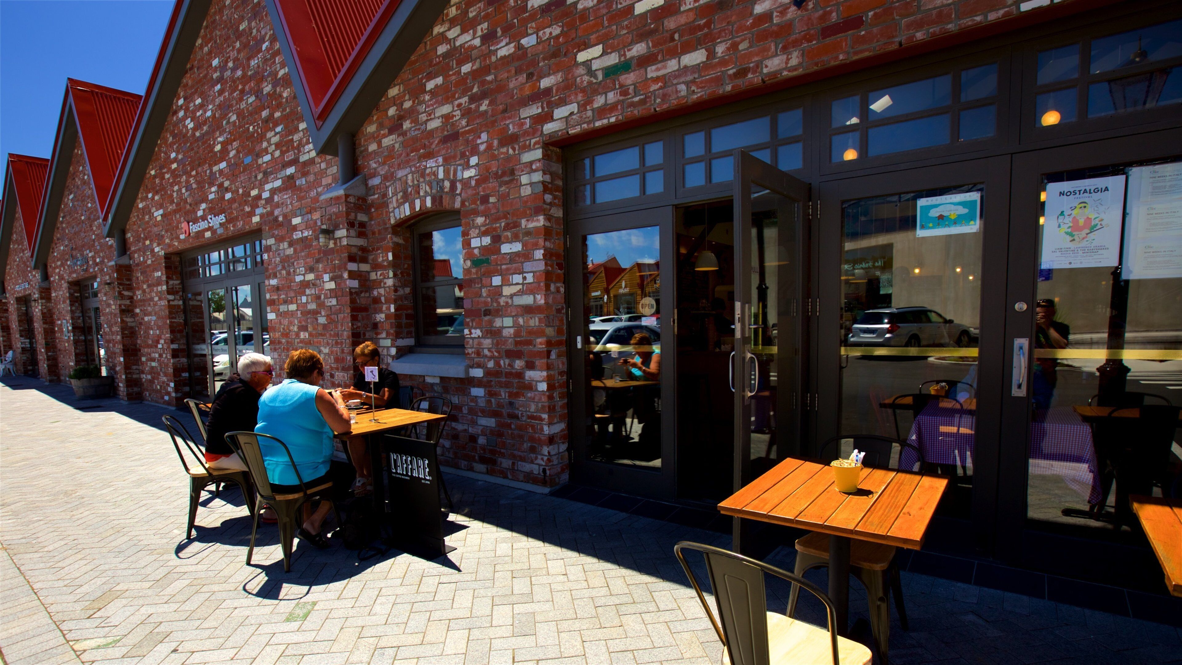 ไครสต์เชิร์ช เนื้อเรื่องที่ รับประทานอาหารกลางแจ้ง ตลอดจน คนกลุ่มเล็ก