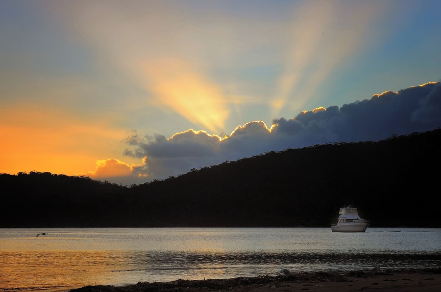 Sunrise over Recherche Bay Tasmania,
Recherche bay is located at the end of the most southern drivable road in Australia
#BeachBound