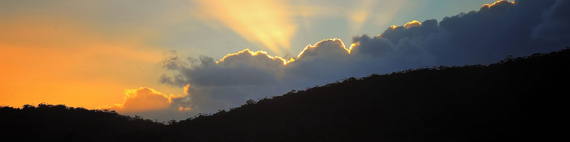 Sunrise over Recherche Bay Tasmania,
Recherche bay is located at the end of the most southern drivable road in Australia
#BeachBound