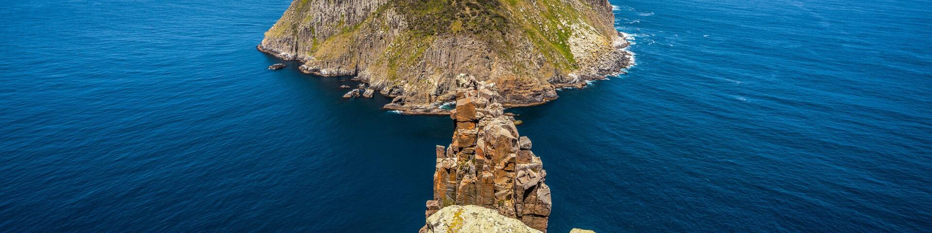 Beautiful coast landscape of Tasman National Park in Tasman peninsula, Tasmania, Australia.