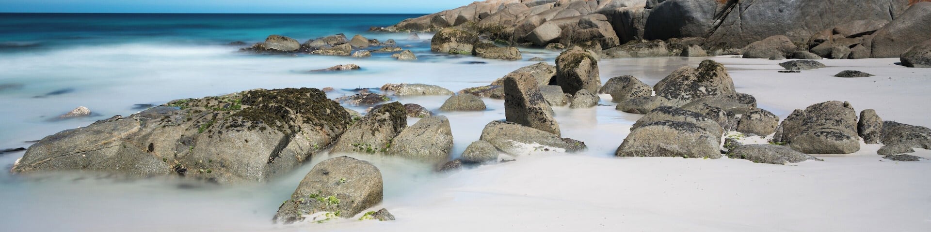 At the end of the road you arrive in paradise! its a very quiet beach, we had it to ourselves except for a few passing tourists taking photos. White sands, rocks to climb around......was a little windy but such a nice place.
A place to get some amazing sunrise photos if I get a chance to go back.