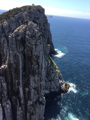 This AMAZING 3-4 hour hike is a MUST for all visitors to Hobart. The start is located 1.5 hours drive from Hobart at Fortescue Bay. Note that there is about 30 mins dirt road driving to the start. Lots of steps to climb, beautiful views and an absolute privilege to complete! I rate this in my top 3 all time best day hikes in Australia.