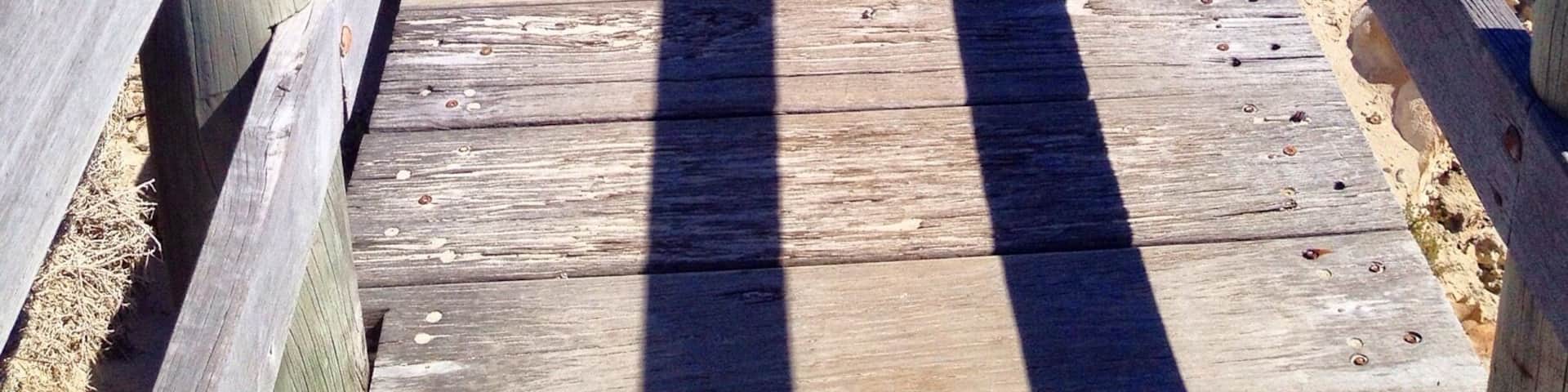 The walkway down to the northern part of Burns Beach. Not the best beach at all (there is a ton of seaweed), but the water is always so blue and the air always so fresh here basically all year round! #localgem