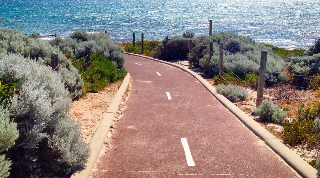 Love this path! This is super close to my house. It leads to Burns Beach. Not the best beach in Perth by any means but the running/biking path is so scenic!